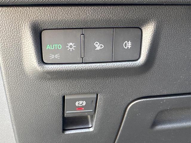 Skoda / Kodiaq / Grau / / / 4x4+AHK+PANO+KAMERA+EL. HECKKL.+NAVI+20 LM