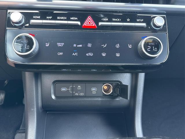 Hyundai / TUCSON / Wei&szlig; / / / Hybrid NAVI+KAMERA+SHZ+LED+TEMPOMAT+17 ALU+PDC, Beispielbilder, ggf. teilweise mit Sonderausstattung