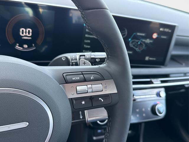 Hyundai / TUCSON / Wei&szlig; / / / Hybrid NAVI+KAMERA+SHZ+LED+TEMPOMAT+17 ALU+PDC, Beispielbilder, ggf. teilweise mit Sonderausstattung