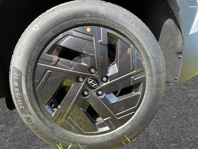 Hyundai / TUCSON / Wei&szlig; / / / Hybrid NAVI+KAMERA+SHZ+LED+TEMPOMAT+17 ALU+PDC, Beispielbilder, ggf. teilweise mit Sonderausstattung