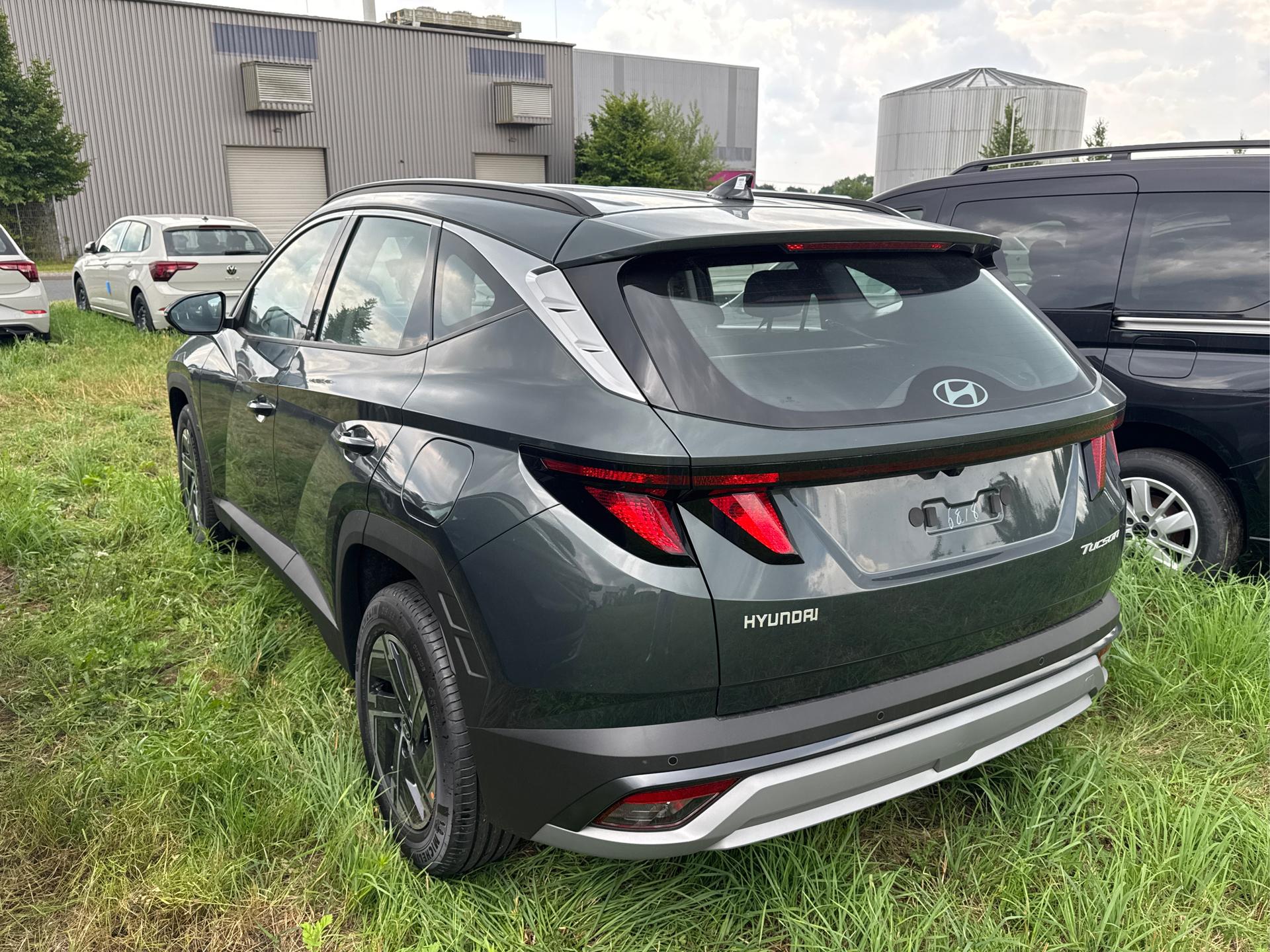 Hyundai / TUCSON / Grün /  /  / NAVI+KAMERA+SHZ+LED+TEMPOMAT+17 ALU+PDC