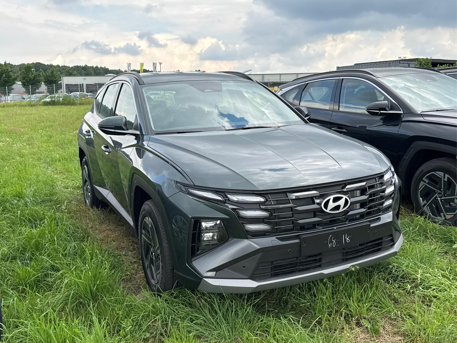 Hyundai / TUCSON / Grün /  /  / NAVI+KAMERA+SHZ+LED+TEMPOMAT+17 ALU+PDC