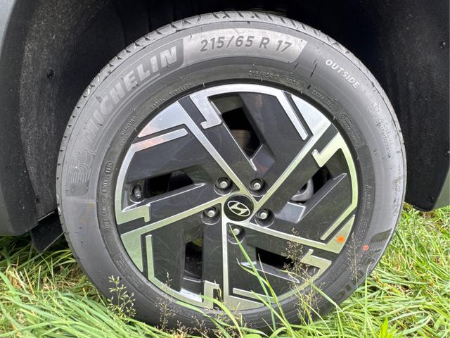 Hyundai / TUCSON / Gr&uuml;n / / / NAVI+KAMERA+SHZ+LED+TEMPOMAT+17 ALU+PDC, Beispielbilder, teilweise mit Sonderausstattung