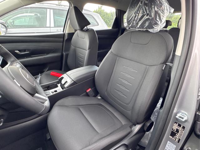 Hyundai / TUCSON / Silber / / / NAVI+KAMERA+SHZ+LED+TEMPOMAT+17 ALU+PDC, Beispielbilder, ggf. teilweise mit Sonderausstattung