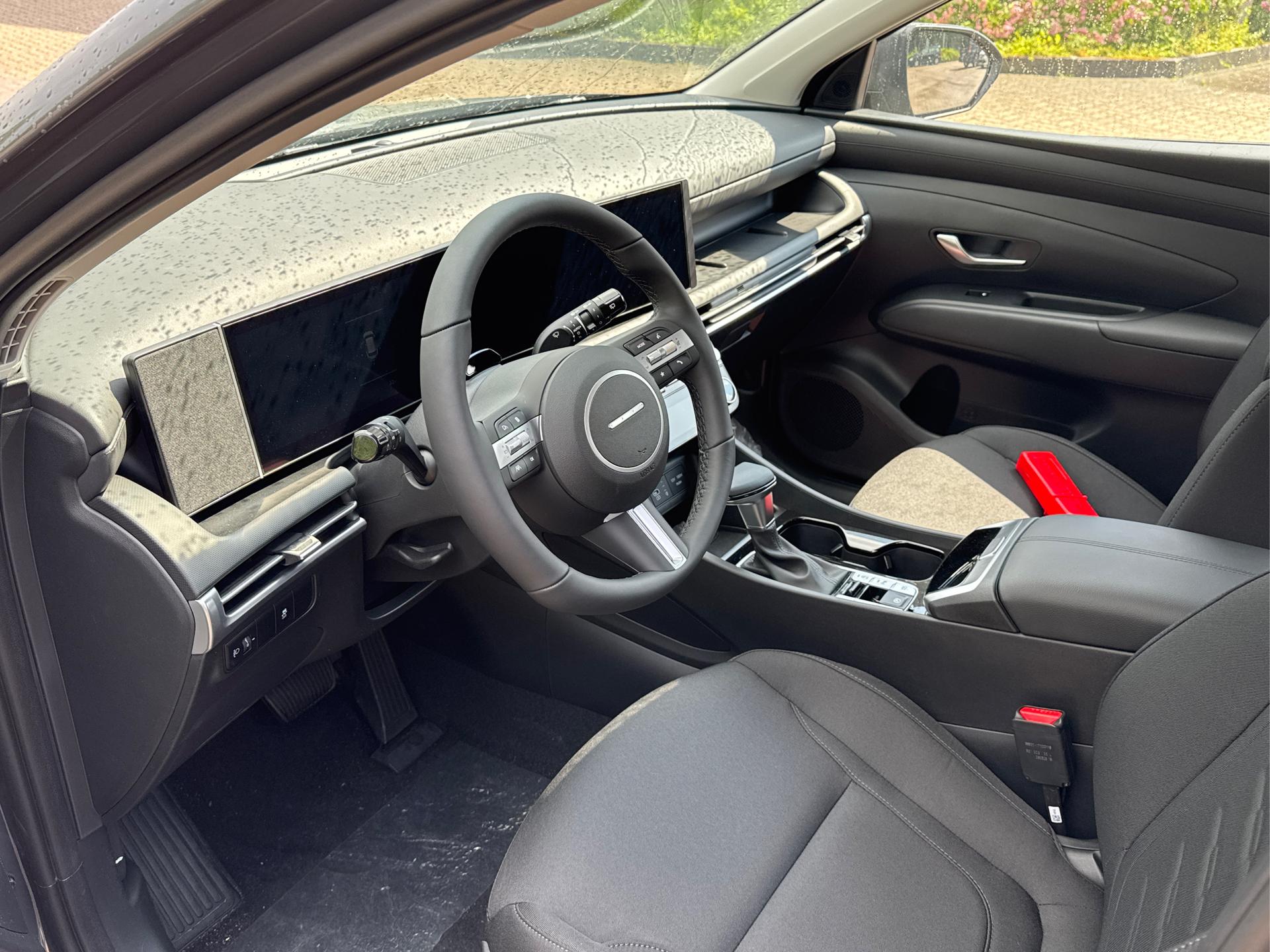 Hyundai / TUCSON / Grau /  /  / NAVI+KAMERA+SHZ+LED+TEMPOMAT+17 ALU+PDC
