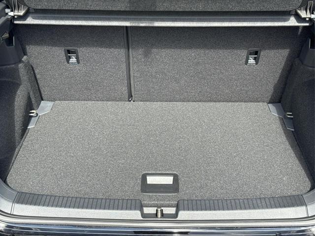 Volkswagen / T-Cross / Schwarz / / / MATRIX+SHZ+KAMERA+ACC+18'' ALU+KESSY+APP, Beispielbilder, ggf. teilweise mit Sonderausstattung