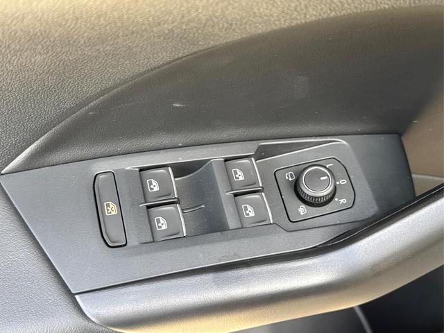 Volkswagen / T-Cross / Schwarz / / / MATRIX+SHZ+KAMERA+ACC+18'' ALU+KESSY+APP, Beispielbilder, ggf. teilweise mit Sonderausstattung