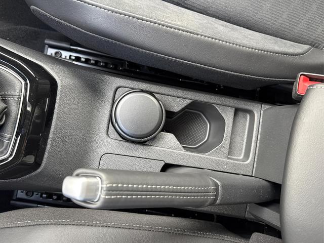 Volkswagen / T-Cross / Schwarz / / / MATRIX+SHZ+KAMERA+ACC+18'' ALU+KESSY+APP, Beispielbilder, ggf. teilweise mit Sonderausstattung