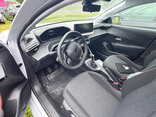 Peugeot / 208 / Wei&szlig; / / / MAN6+SHZ+LED+PDC+TEMPOMAT, Beispielbilder, ggf. teilweise mit Sonderausstattung