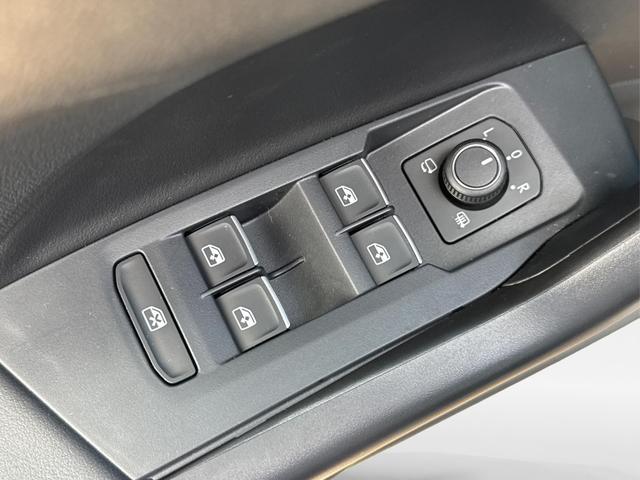 Volkswagen / T-Cross / Grau / / / MATRIX+SHZ+KAMERA+ACC+18'' ALU+KESSY+APP, Beispielbilder, ggf. teilweise mit Sonderausstattung