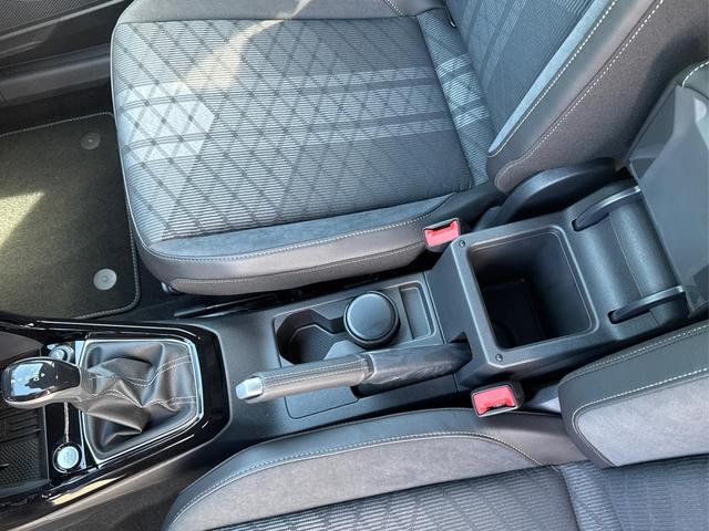 Volkswagen / T-Cross / Blau / / / MATRIX+SHZ+KAMERA+ACC+18'' ALU+KESSY+APP