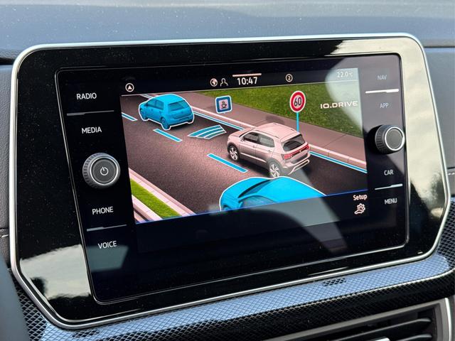 Volkswagen / T-Cross / Blau / / / MATRIX+SHZ+KAMERA+ACC+18'' ALU+KESSY+APP