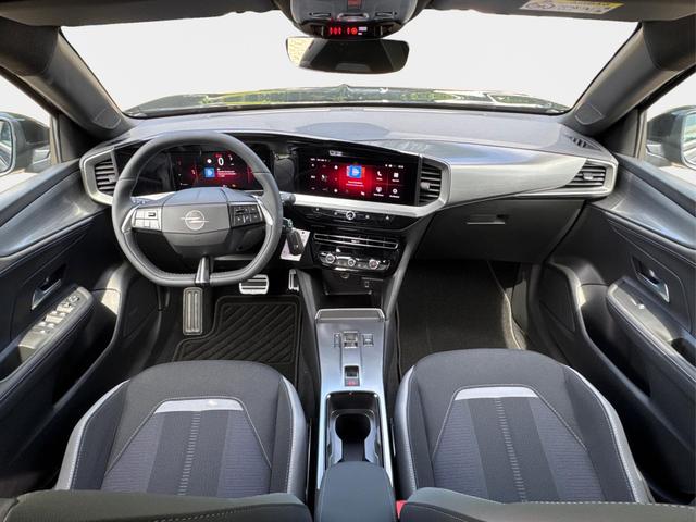 Opel / Mokka / Schwarz / / / SHZ+KAMERA+LED+PDC+17LM