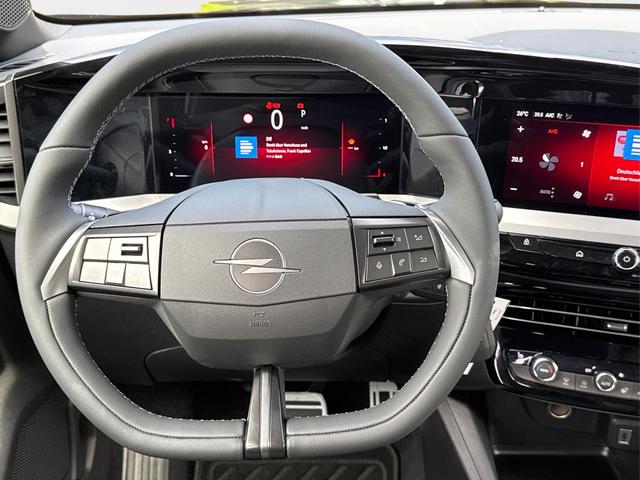Opel / Mokka / Schwarz / / / SHZ+KAMERA+LED+PDC+17LM