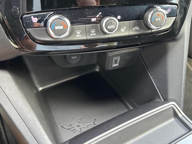 Opel / Mokka / Schwarz / / / SHZ+KAMERA+LED+PDC+17LM
