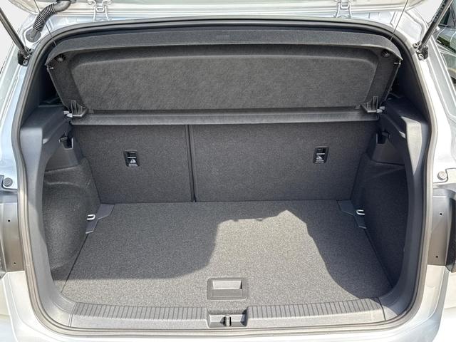 Volkswagen / T-Cross / Silber / / / MATRIX+SHZ+KAMERA+ACC+18'' ALU+KESSY+APP, Beispielbilder, ggf. teilweise mit Sonderausstattung