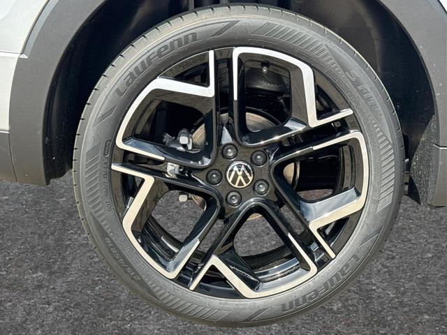 Volkswagen / T-Cross / Silber / / / MATRIX+SHZ+KAMERA+ACC+18'' ALU+KESSY+APP, Beispielbilder, ggf. teilweise mit Sonderausstattung