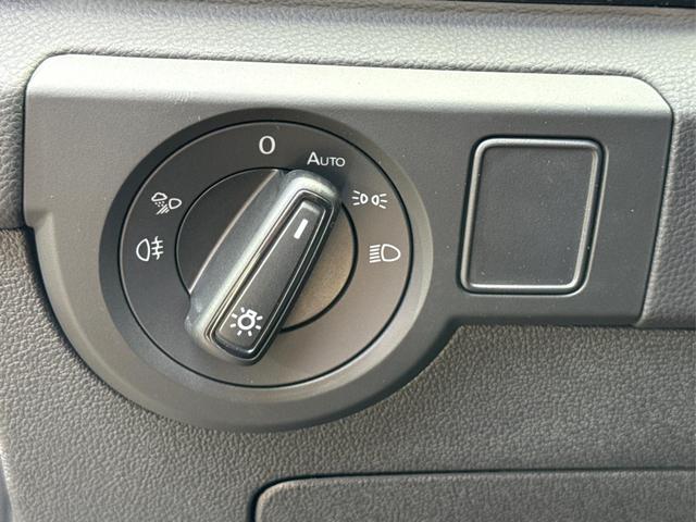 Volkswagen / T-Cross / Silber / / / MATRIX+SHZ+KAMERA+ACC+18'' ALU+KESSY+APP