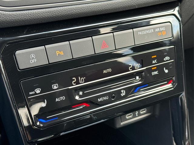 Volkswagen / T-Cross / Silber / / / MATRIX+SHZ+KAMERA+ACC+18'' ALU+KESSY+APP