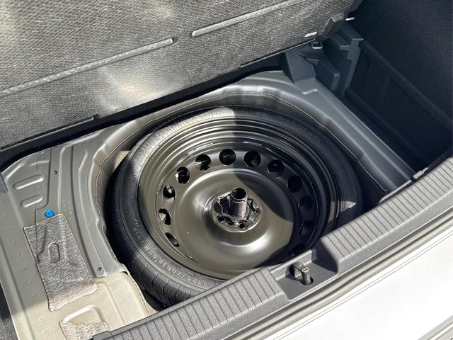 Volkswagen / T-Cross / Silber / / / MATRIX+SHZ+KAMERA+ACC+18'' ALU+KESSY+APP