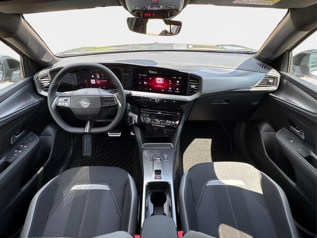 Opel / Mokka / Silber / / / SHZ+KAMERA+LED+PDC+17LM