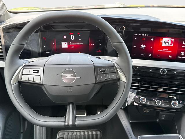 Opel / Mokka / Silber / / / SHZ+KAMERA+LED+PDC+17LM
