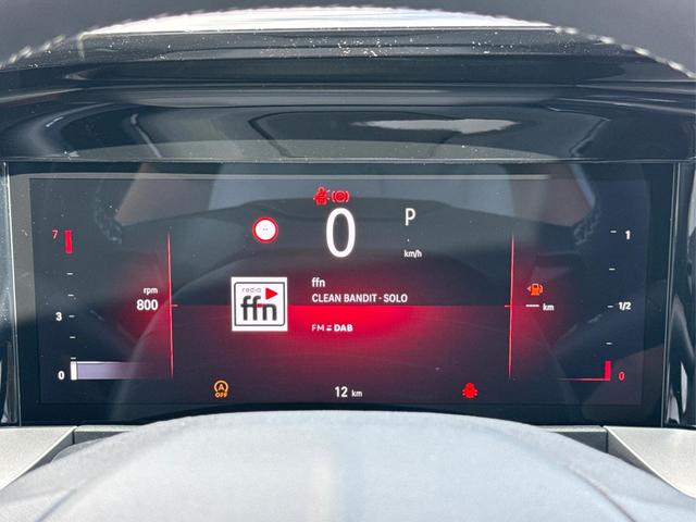 Opel / Mokka / Silber / / / SHZ+KAMERA+LED+PDC+17LM