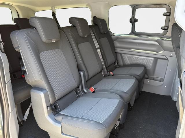 Volkswagen / T7 Caravelle / / / / LR+SHZ+AHK+GJR+KLIMAAUT.+ KAMERA+PDC+LED
