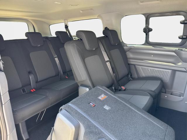 Volkswagen / T7 Caravelle / / / / LR+SHZ+AHK+GJR+KLIMAAUT.+ KAMERA+PDC+LED