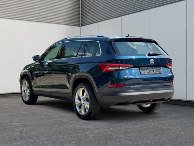 Skoda / Kodiaq / Blau / / / AHK+STANDHEIZUNG+ACC+19ALU+DAB