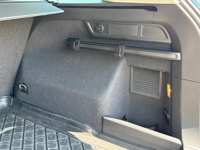 Skoda / Kodiaq / Blau / / / AHK+STANDHEIZUNG+ACC+19ALU+DAB
