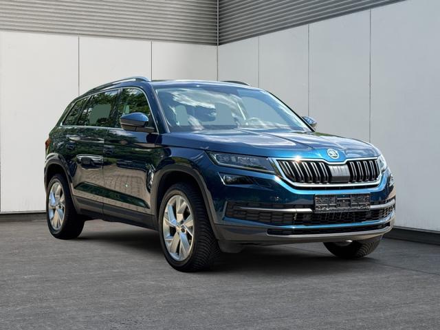 Skoda / Kodiaq / Blau / / / AHK+STANDHEIZUNG+ACC+19ALU+DAB