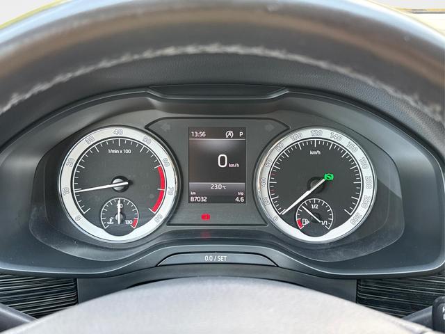 Skoda / Kodiaq / Blau / / / AHK+STANDHEIZUNG+ACC+19ALU+DAB