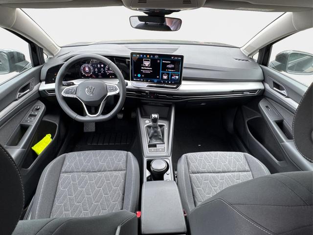 Volkswagen / Golf / Schwarz / / / ACC+SHZ+KLIMA+KAMERA+APP CONNECT+LED+17 ALU