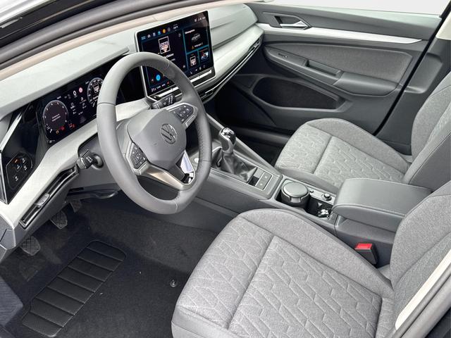 Volkswagen / Golf / Schwarz / / / ACC+SHZ+KLIMA+KAMERA+APP CONNECT+LED+17 ALU