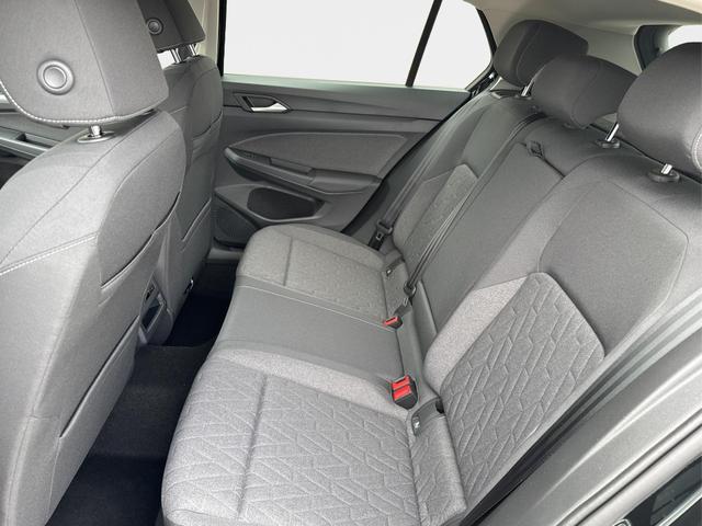 Volkswagen / Golf / Schwarz / / / ACC+SHZ+KLIMA+KAMERA+APP CONNECT+LED+17 ALU