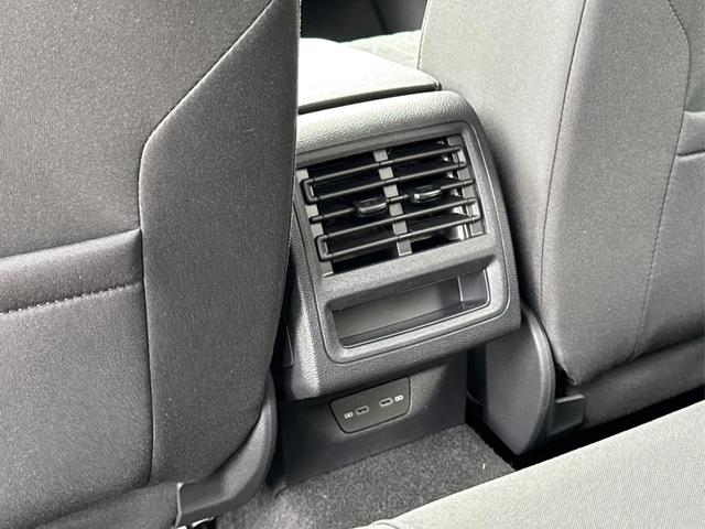 Volkswagen / Golf / Schwarz / / / ACC+SHZ+KLIMA+KAMERA+APP CONNECT+LED+17 ALU