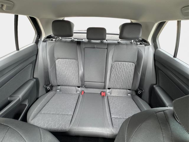 Volkswagen / Golf / Schwarz / / / ACC+SHZ+KLIMA+KAMERA+APP CONNECT+LED+17 ALU