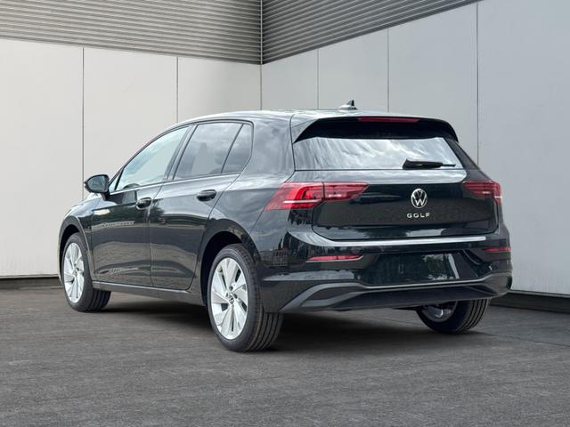 Volkswagen / Golf / Schwarz / / / ACC+SHZ+KLIMA+KAMERA+APP CONNECT+LED+17 ALU