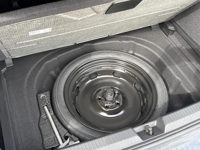 Volkswagen / Golf / Grau / / / ACC+SHZ+KLIMA+KAMERA+APP CONNECT+LED+17 ALU