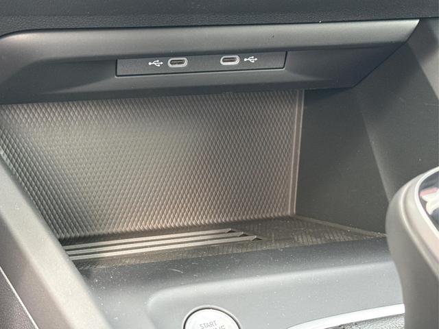 Volkswagen / Golf / Grau / / / ACC+SHZ+KLIMA+KAMERA+APP CONNECT+LED+17 ALU