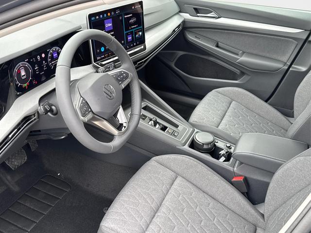 Volkswagen / Golf Variant / Grau / / / AHK+ACC+eHK+KAMERA+SHZ+KLIMA+LED+17 ALU