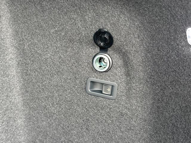 Volkswagen / Golf Variant / Grau / / / AHK+ACC+eHK+KAMERA+SHZ+KLIMA+LED+17 ALU
