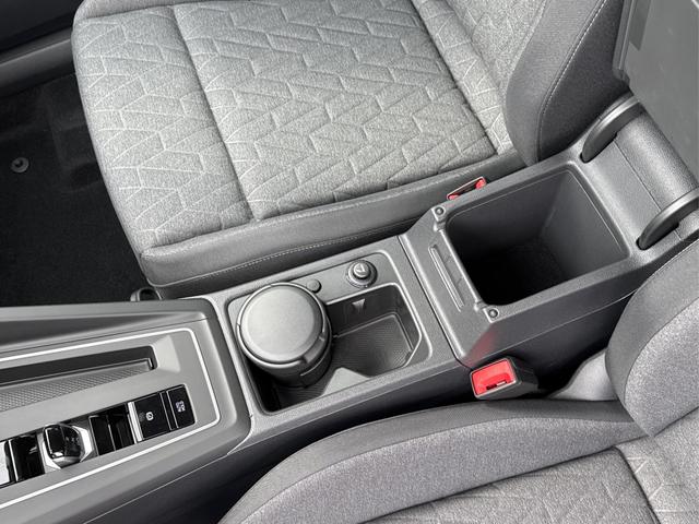 Volkswagen / Golf Variant / Grau / / / AHK+ACC+eHK+KAMERA+SHZ+KLIMA+LED+17 ALU