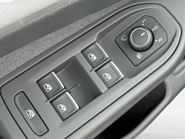 Volkswagen / Golf Variant / Grau / / / AHK+ACC+eHK+KAMERA+SHZ+KLIMA+LED+17 ALU
