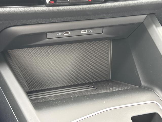 Volkswagen / Golf Variant / Grau / / / AHK+ACC+eHK+KAMERA+SHZ+KLIMA+LED+17 ALU