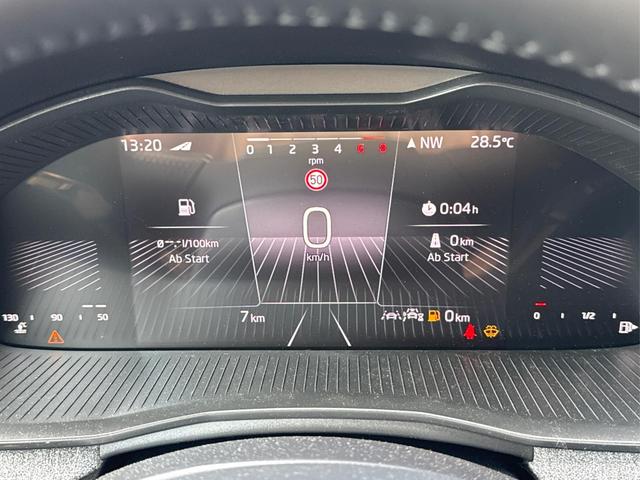 Skoda / Kamiq / Grau / / / SHZ+KAMERA+SMARTLINK+PDC+LED+16 ALU, Beispielbilder, ggf. teilweise mit Sonderausstattung