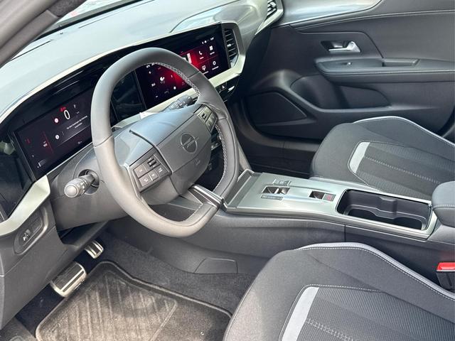 Opel / Mokka / Grau / / / SHZ+KAMERA+LED+PDC+17LM, Beispielbilder, ggf. teilweise mit Sonderausstattung