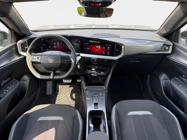 Opel / Mokka / Grau / / / SHZ+KAMERA+LED+PDC+17LM, Beispielbilder, ggf. teilweise mit Sonderausstattung