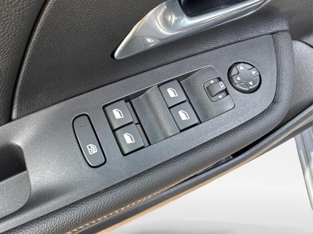 Opel / Mokka / Grau / / / SHZ+KAMERA+LED+PDC+17LM, Beispielbilder, ggf. teilweise mit Sonderausstattung